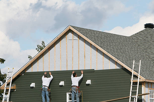 Professional Siding technician working in Litchfield, OH